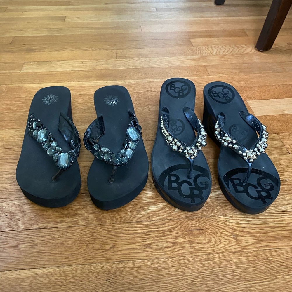 Only silver top flip flop wedge heel sandals $12⭐️
